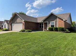 8828 Deer Hollow Dr, Dayton, OH 45424