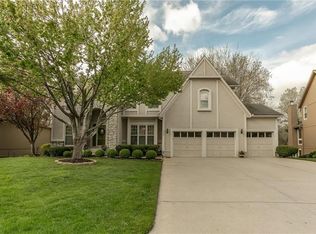 8809 W 131st Pl, Overland Park, KS 66213