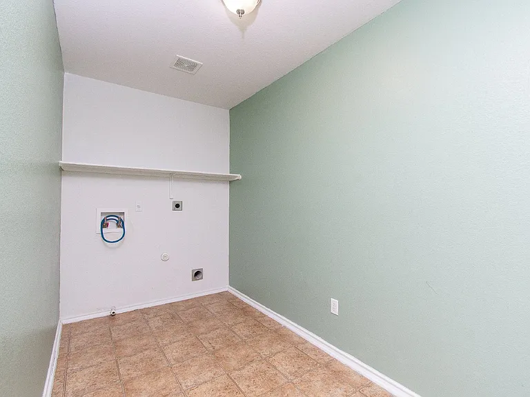 9007 Sandyford Ct — Photo 9