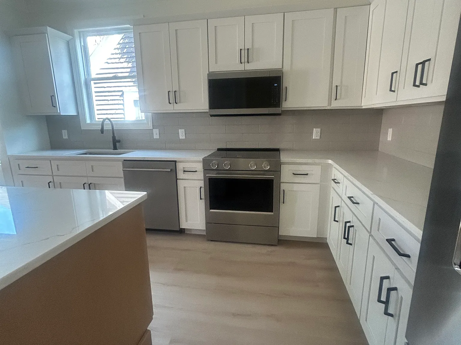 4 bed, 3.5 bath, 2200 sqft, $2,800 — Photo 3