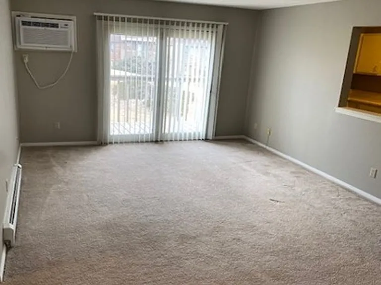 LaCrosse Apartments — Photo 24
