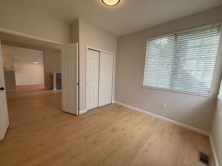 3rd bedroom/office -2