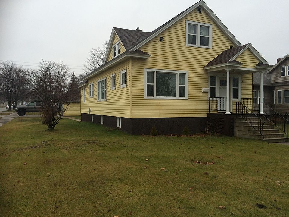 1st image of 824 Montana Ave