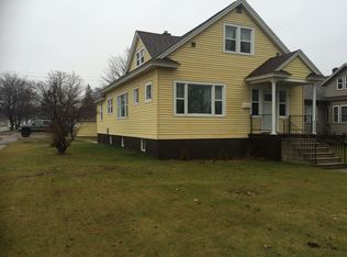 824 Montana Ave, Gladstone, MI 49837