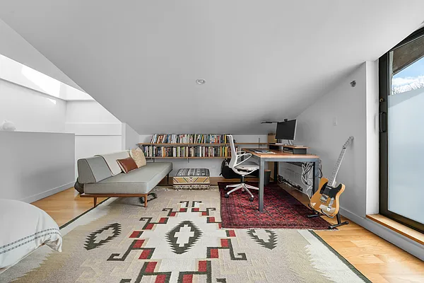 Rented by Corcoran | media 27