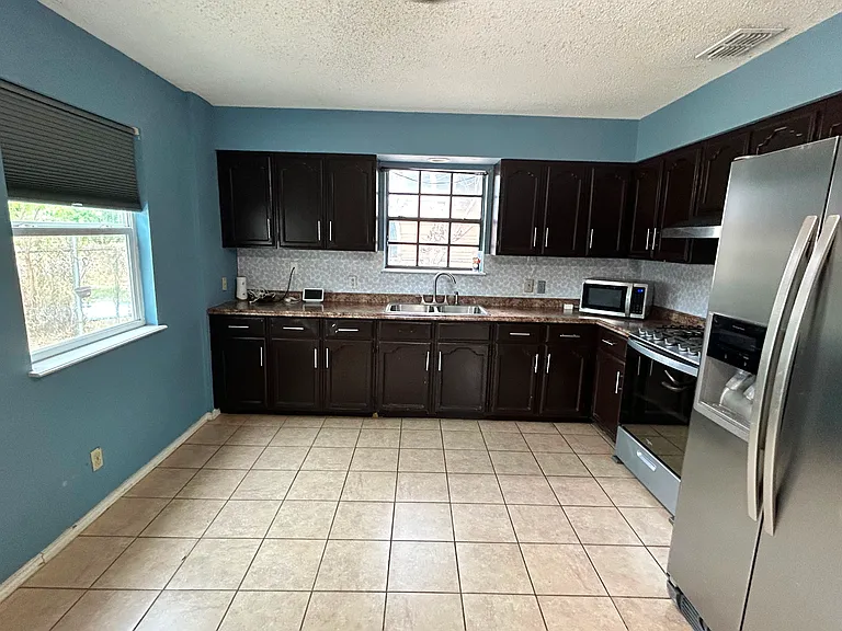 1707 Gates St — Photo 19