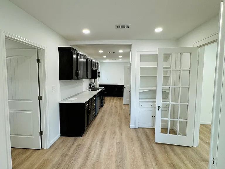 2231 Clarksville St — Photo 1