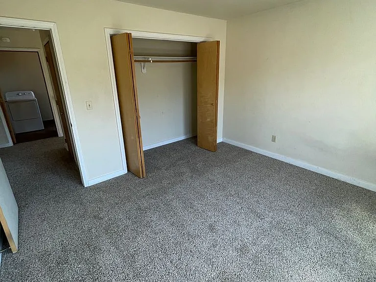 1300 N Brooklane St — Photo 17