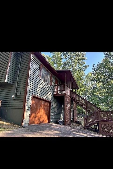 2nd image of 3842 Skyline Dr