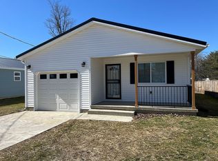 28 N Clinton St, The Plains, OH 45780