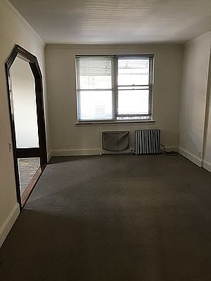 5th image of 32-21 Crescent St #2