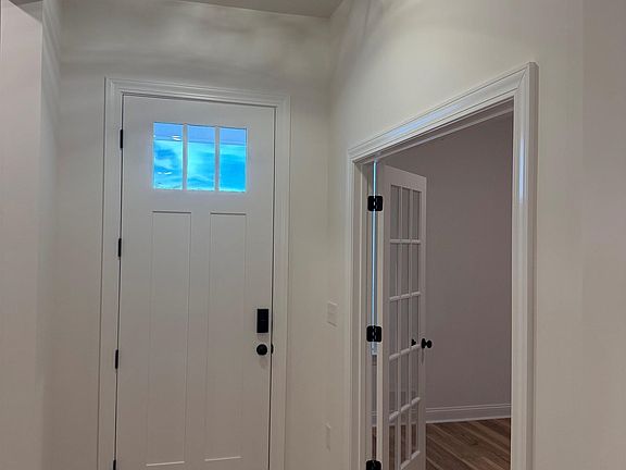 3rd image of 118 Anna Marie Way