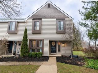 17576 Fairlawn Dr, Chagrin Falls, OH 44023