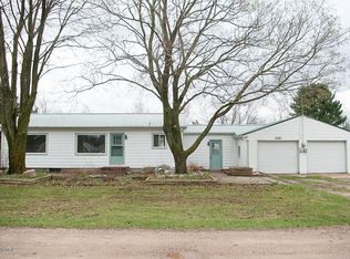 11470 Riverside Dr, Stanwood, MI 49346