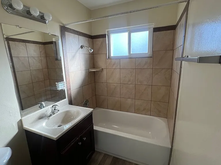 2250-2252 Morley St #&-2225 — Photo 5