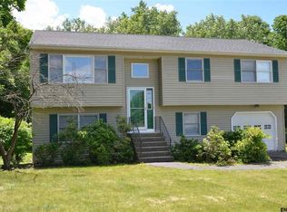 23 Van De Wal Ln, Castleton, NY 12033