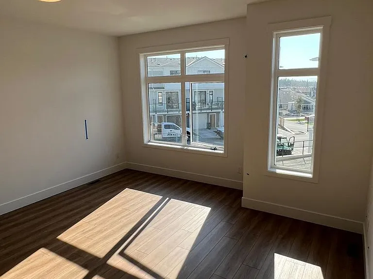 255 Caspian Dr — Photo 6
