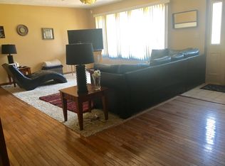 445 E Union St, Seneca, IL 61360