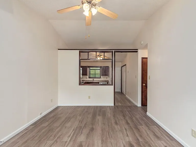 1041 Spring Villa Dr — Photo 8