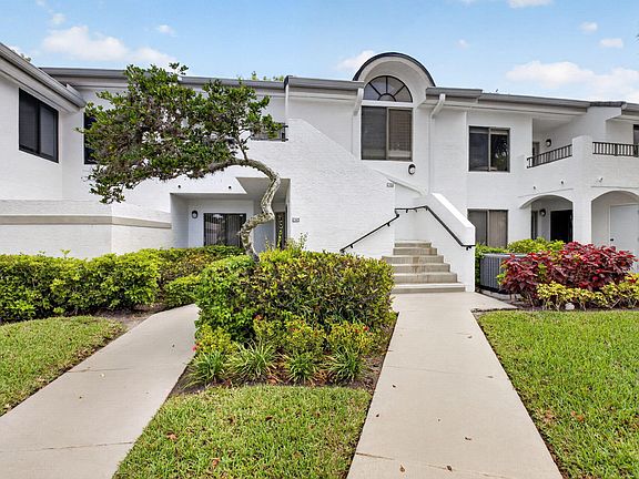 4th image of 7563 Glendevon Lane #1306