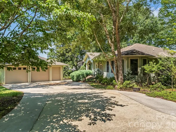 27 Magnolia Dr, Nebo, NC 28761