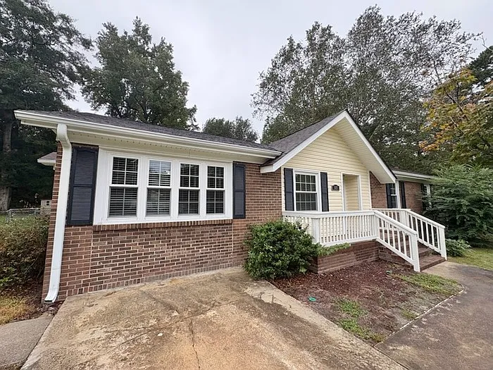 3 bed, 2.0 bath, 1578 sqft, $1,395 — Photo 3