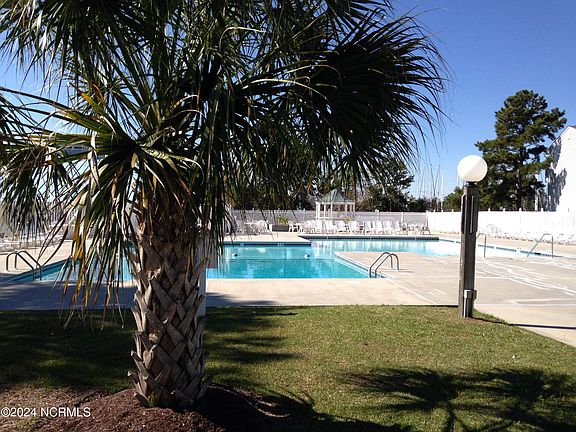 5th image of 1002 Harbour Pointe Drive