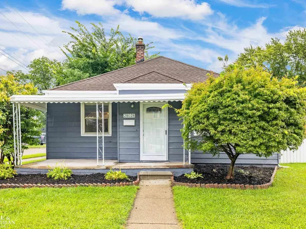28028 Gladstone St, Saint Clair Shores, MI 48081