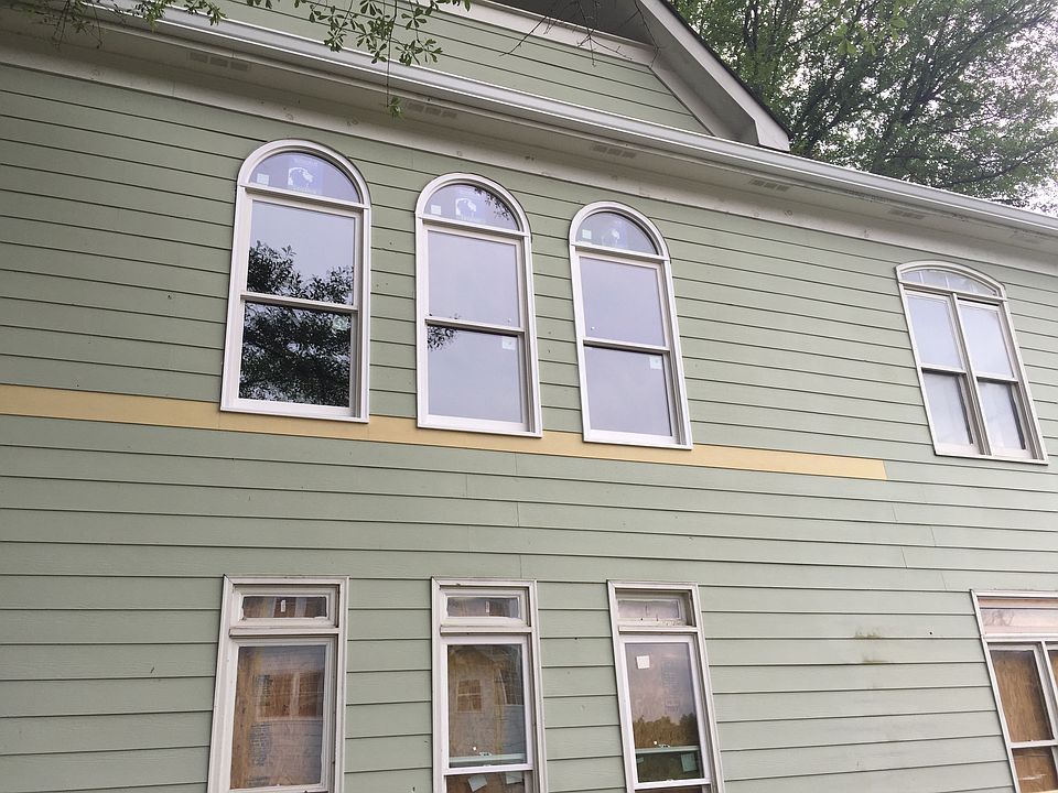 2nd image of 313 Climax St SE