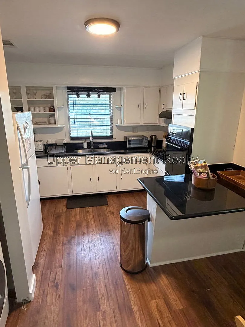 1 bed, 1.0 bath, 700 sqft, $1,450 — Photo 1