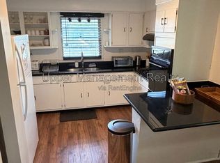 3314 Carondelet St #B, New Orleans, LA 70115