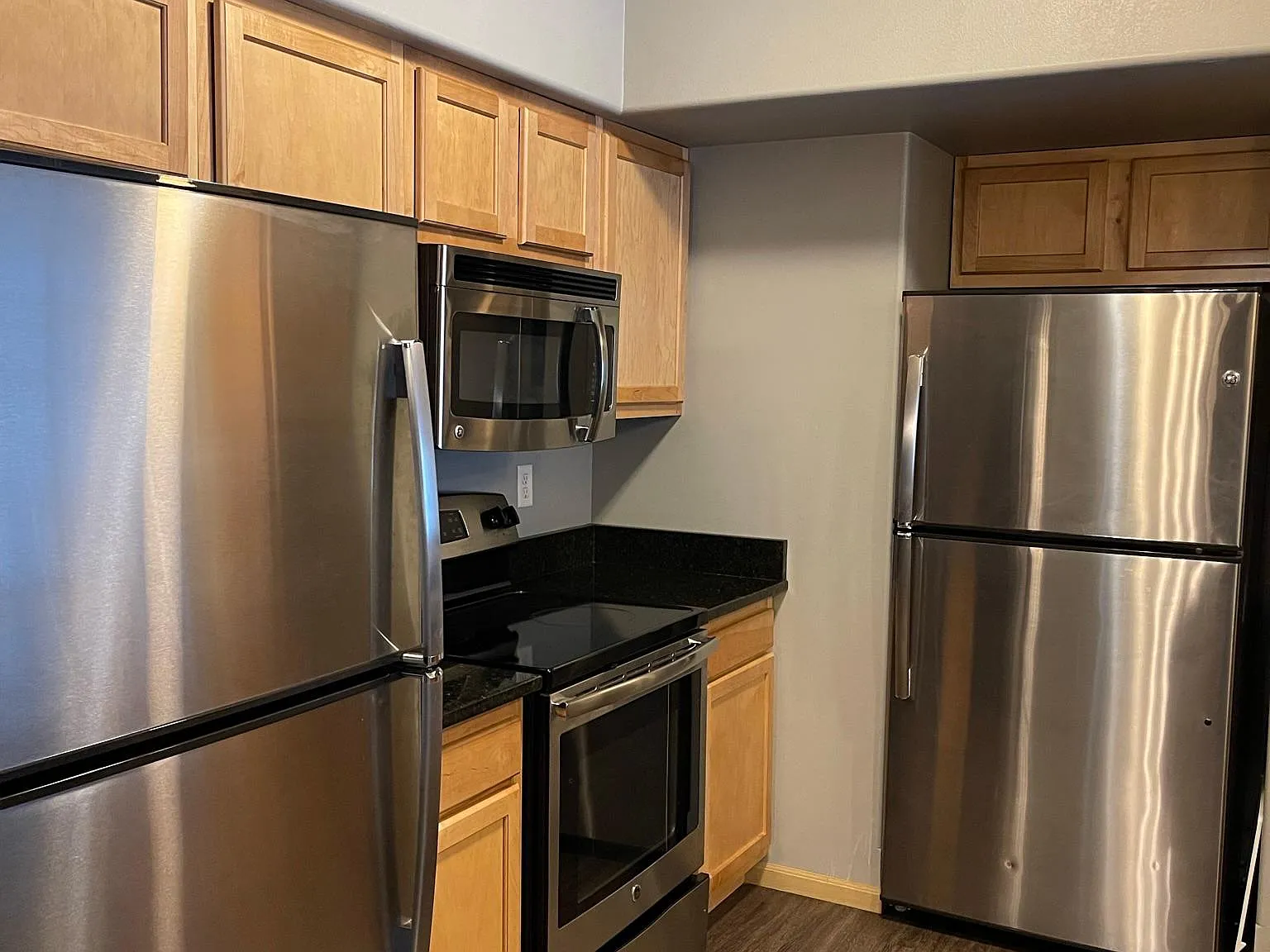 3 bed, 100 sqft, $2,522 — Photo 3