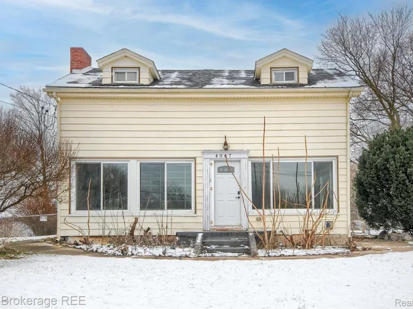 4047 S Center Rd, Burton, MI 48519