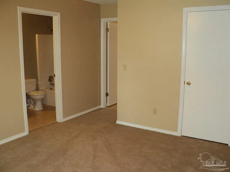 417 Oak Knoll Ln — Photo 9