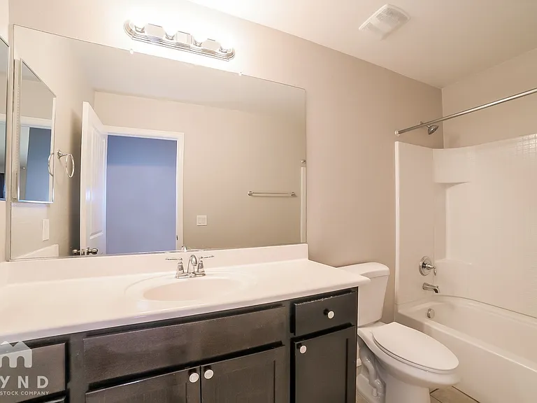 3023 S 87th Dr — Photo 14