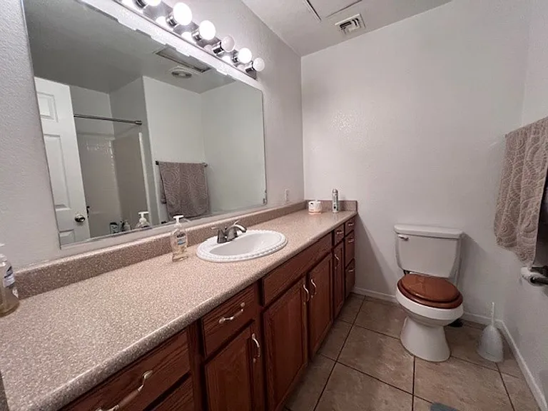 335 Riverwood Ln — Photo 17