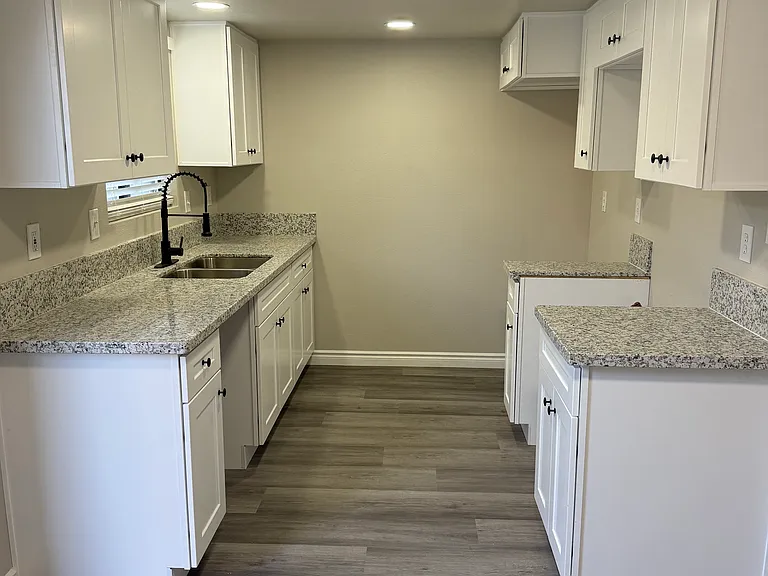 4512 Belle Ter #A — Photo 2