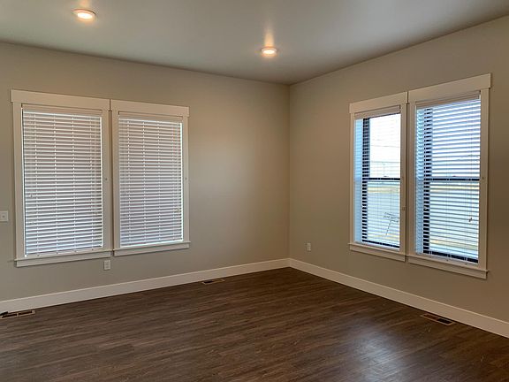 5th image of 1555 Mullowney Ln