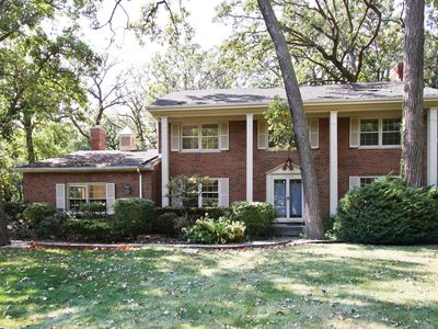 1098 Forest Hill Rd, Lake Forest, IL, 60045