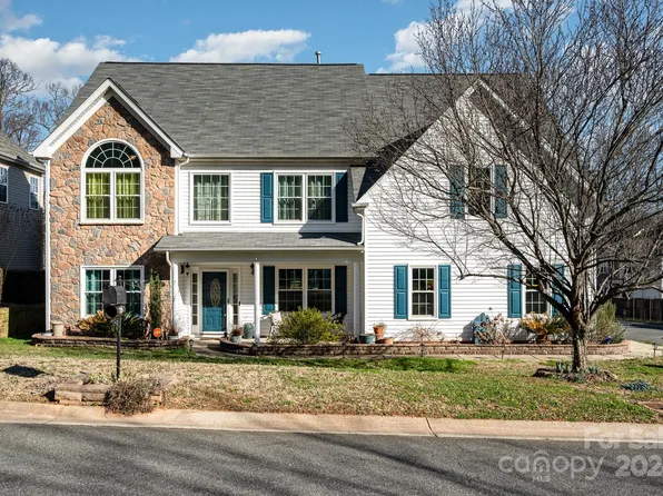 5220 Sunriver Rd, Gastonia, NC 28054