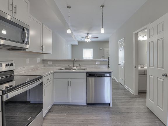 3rd image of 818 Prewitt Ln #1