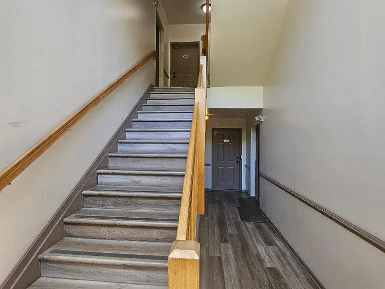 9811 Lake Pointe Ct #203 — Photo 31