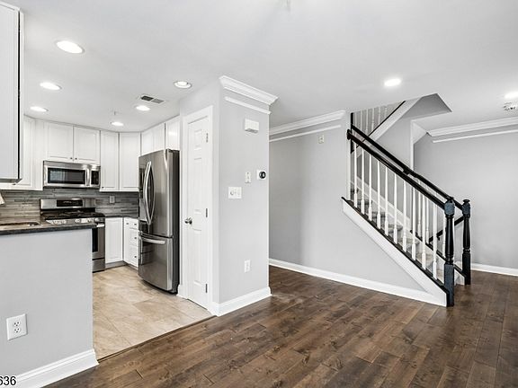 2nd image of 811 Donato Cir