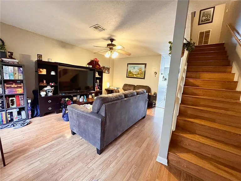 2807 Wildflower Dr #27 — Photo 2