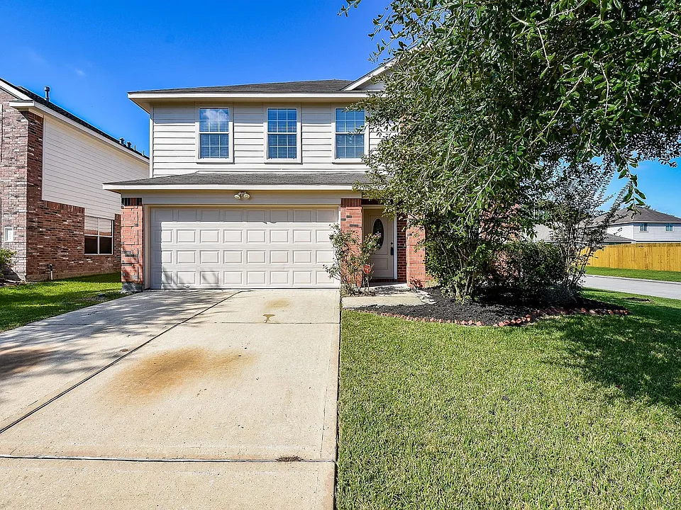 23527 Maple View Dr