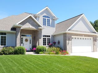 1216 Folkestone Dr, Green Bay, WI 54313