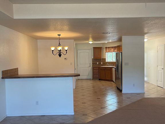4th image of 809 S Wyoming Ave