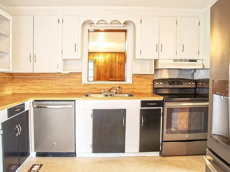 601 Parkway Blvd — Photo 4