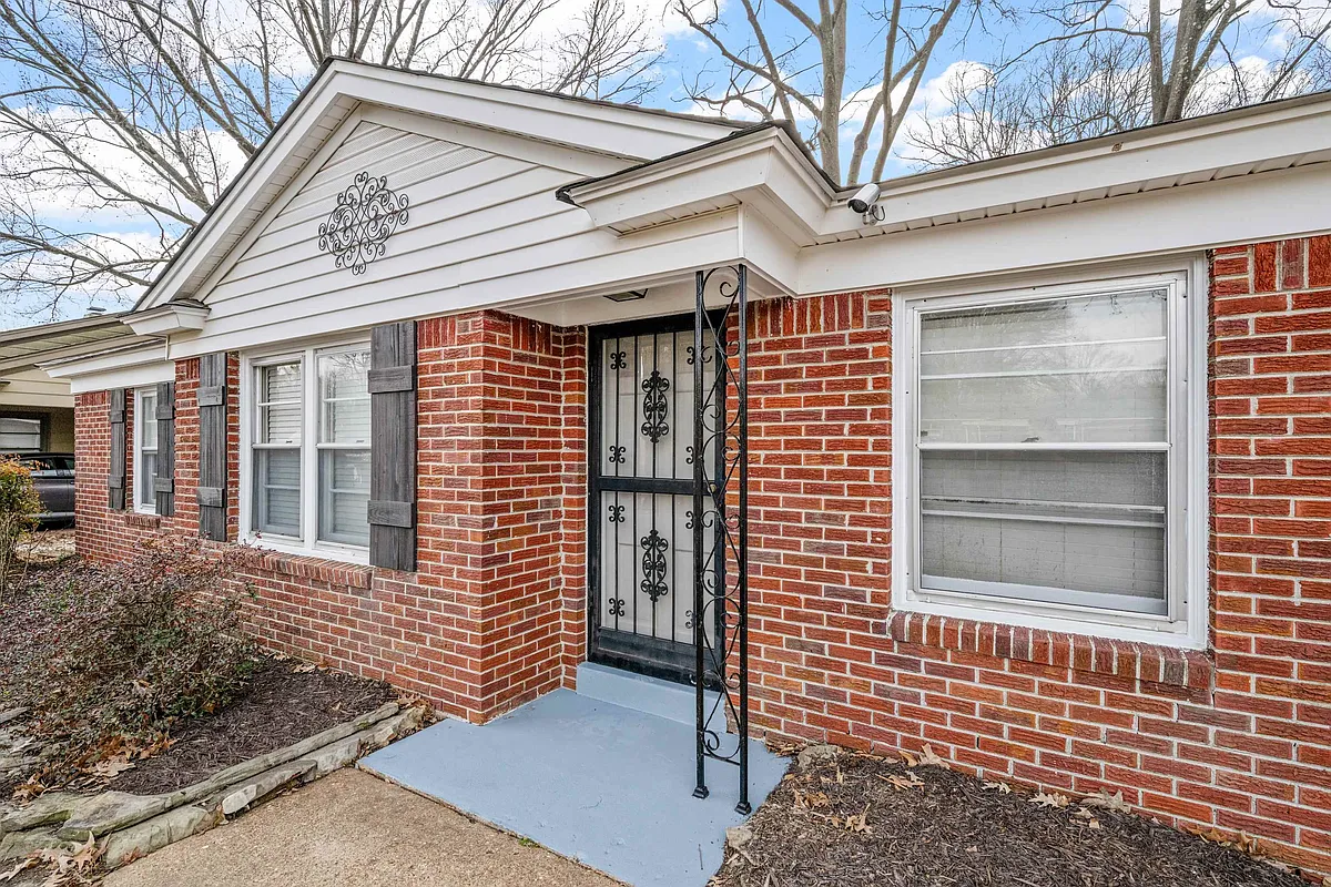Building Photo - 1453 Colonial Rd