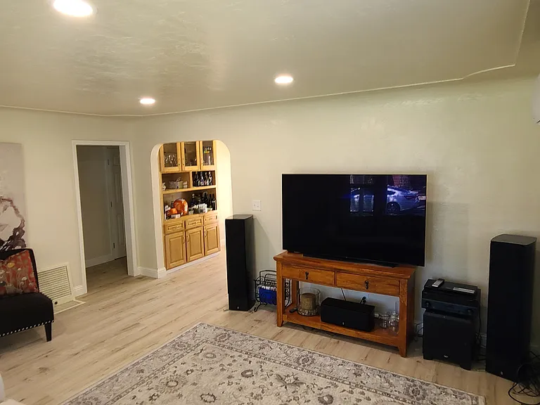 2024 Roble Ave — Photo 9